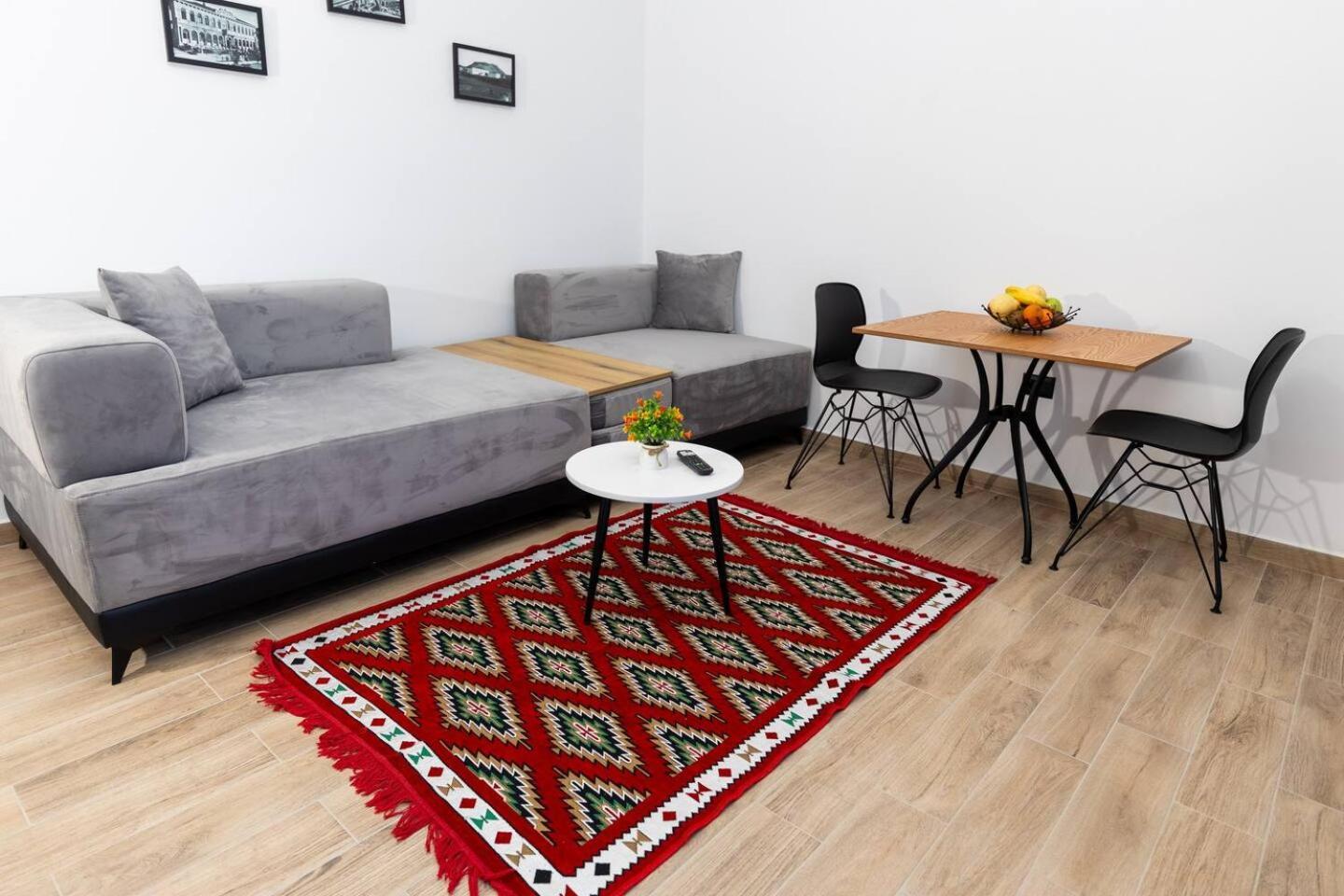 Sublime Bnb Apartment Shkoder Bagian luar foto